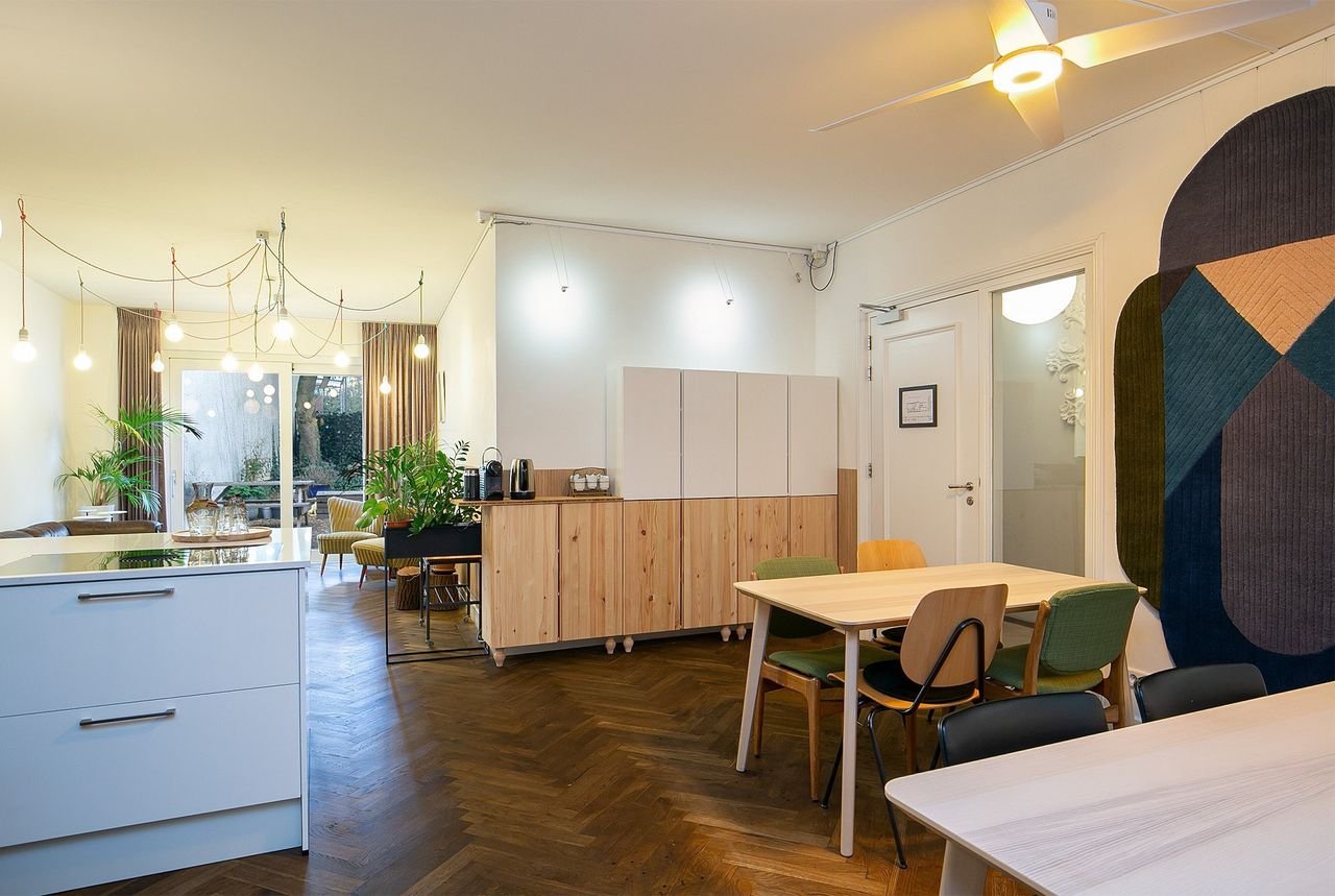 Luxe studio aan de Oudegracht met tuin - Afbeelding 11