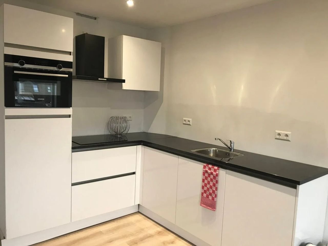 Modern and gas-free apartment with roof terrace - Image 4