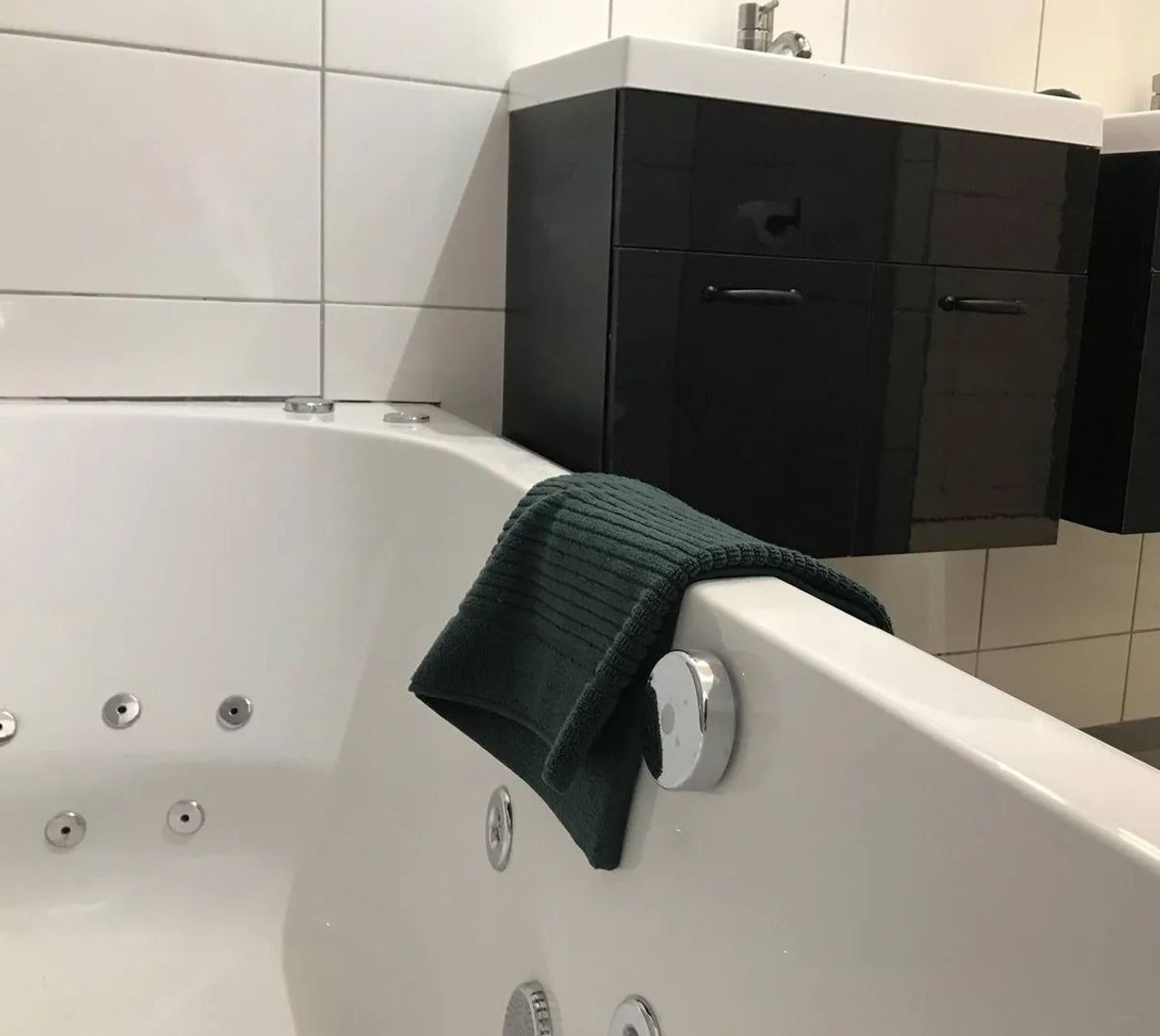 Modern and gas-free apartment with roof terrace - Image 13