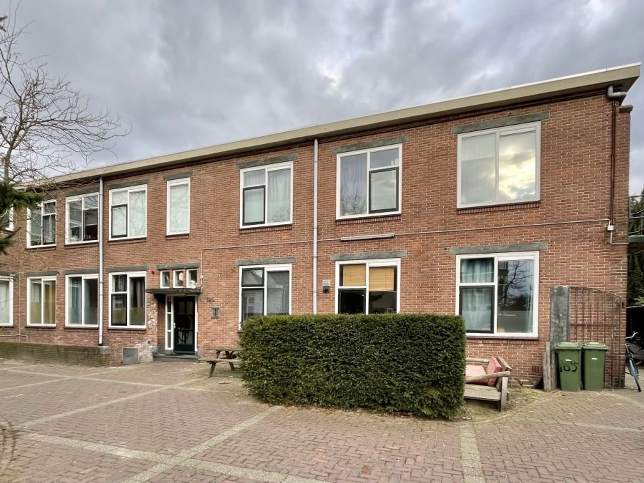 Studio met ligbad in Nijmegen-Oost - Afbeelding 1