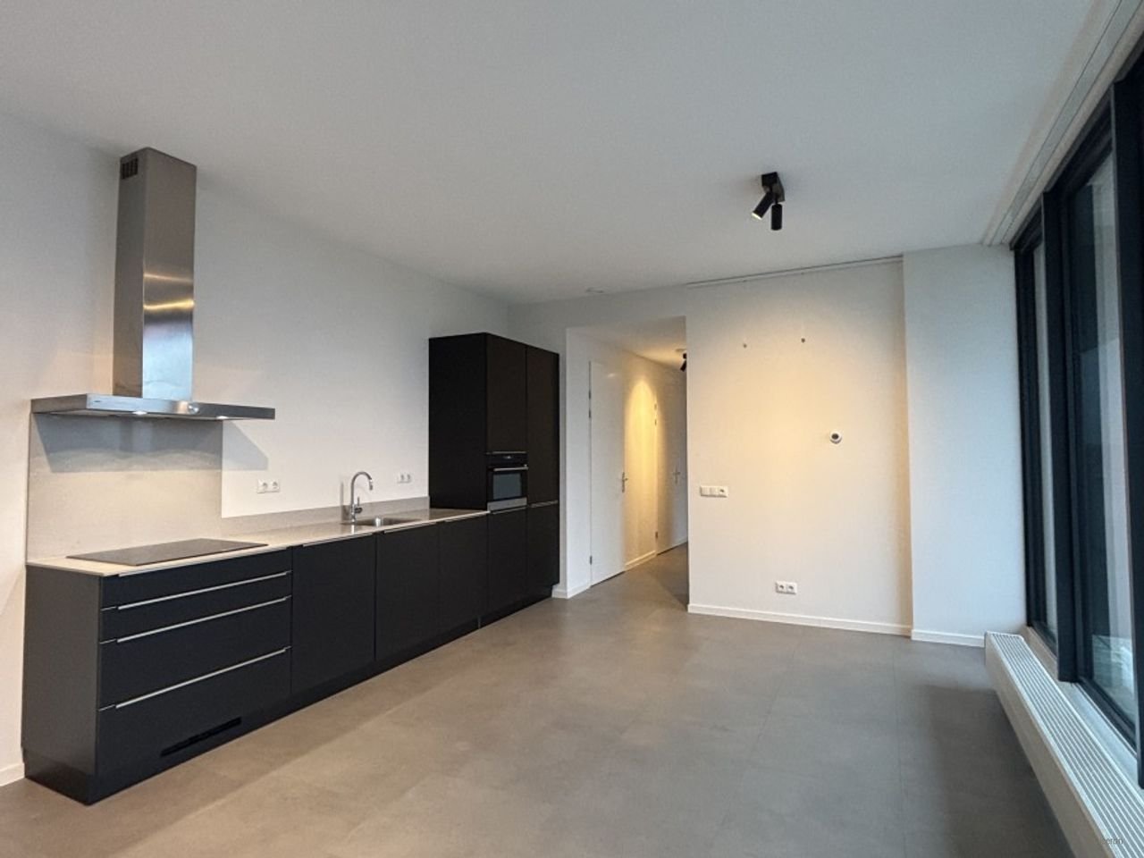 2-kamer appartement met balkon in Emmen - Afbeelding 2