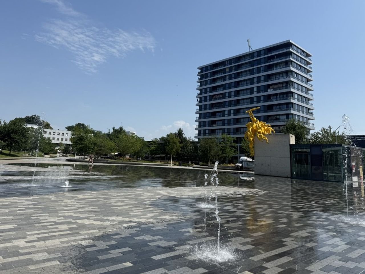 2-kamer appartement met balkon in Emmen - Afbeelding 1