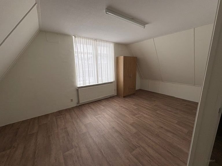 Spacious semi-detached house with garage in Boekelo - Image 12