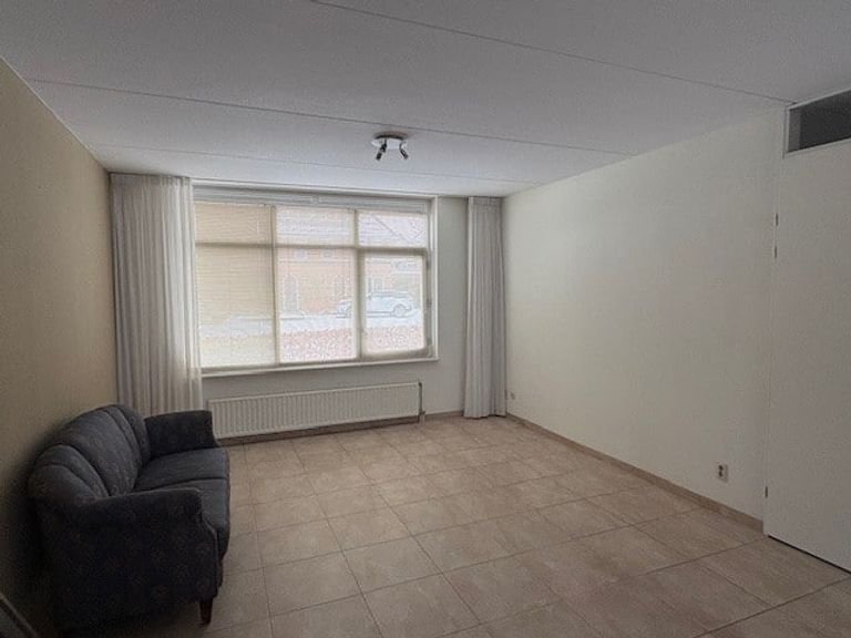 Spacious semi-detached house with garage in Boekelo - Image 4