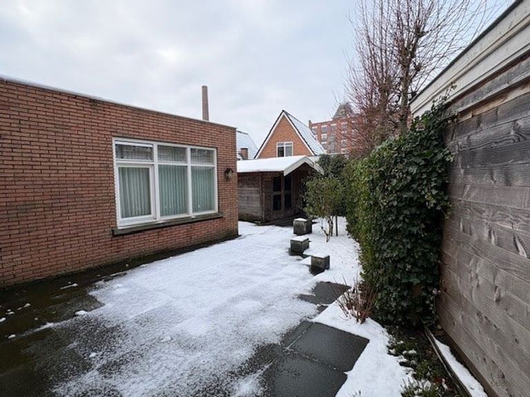 Spacious semi-detached house with garage in Boekelo - Image 9