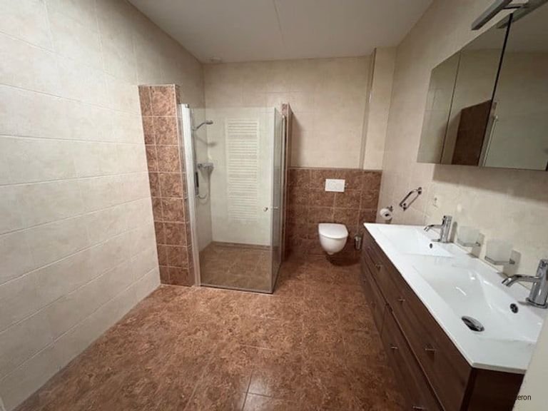 Spacious semi-detached house with garage in Boekelo - Image 8