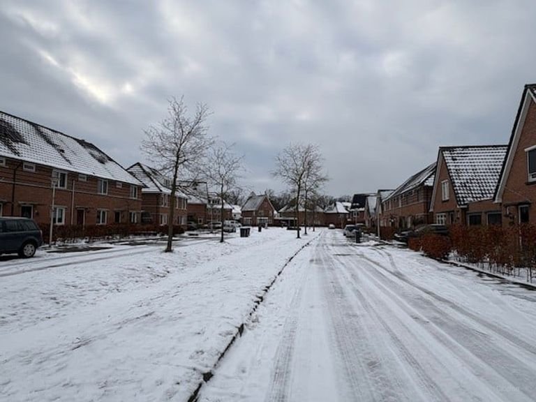 Spacious semi-detached house with garage in Boekelo - Image 15