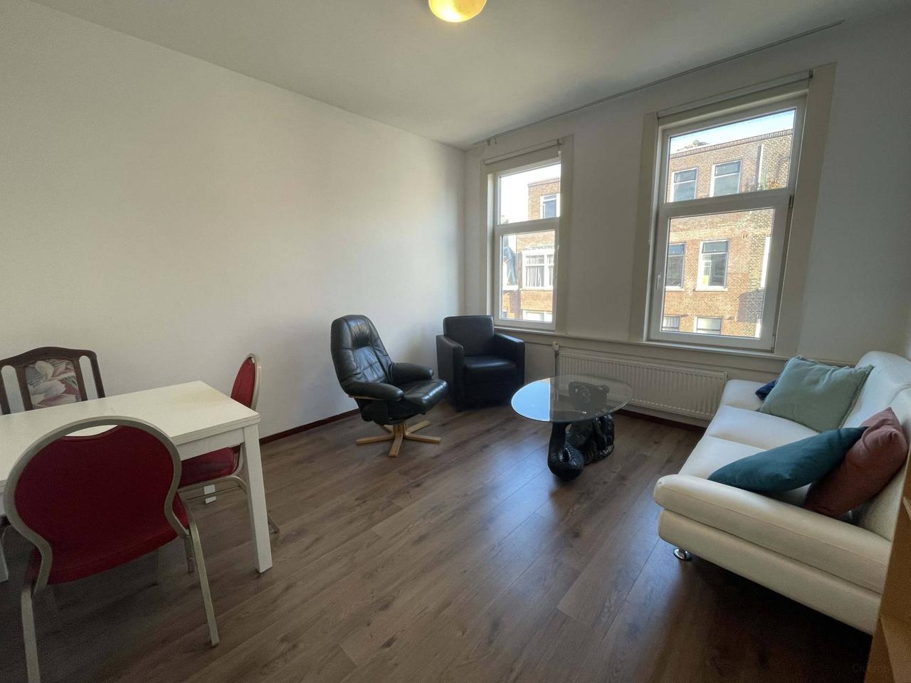 Gemeubileerd 2-kamerappartement in Spangen - Afbeelding 1
