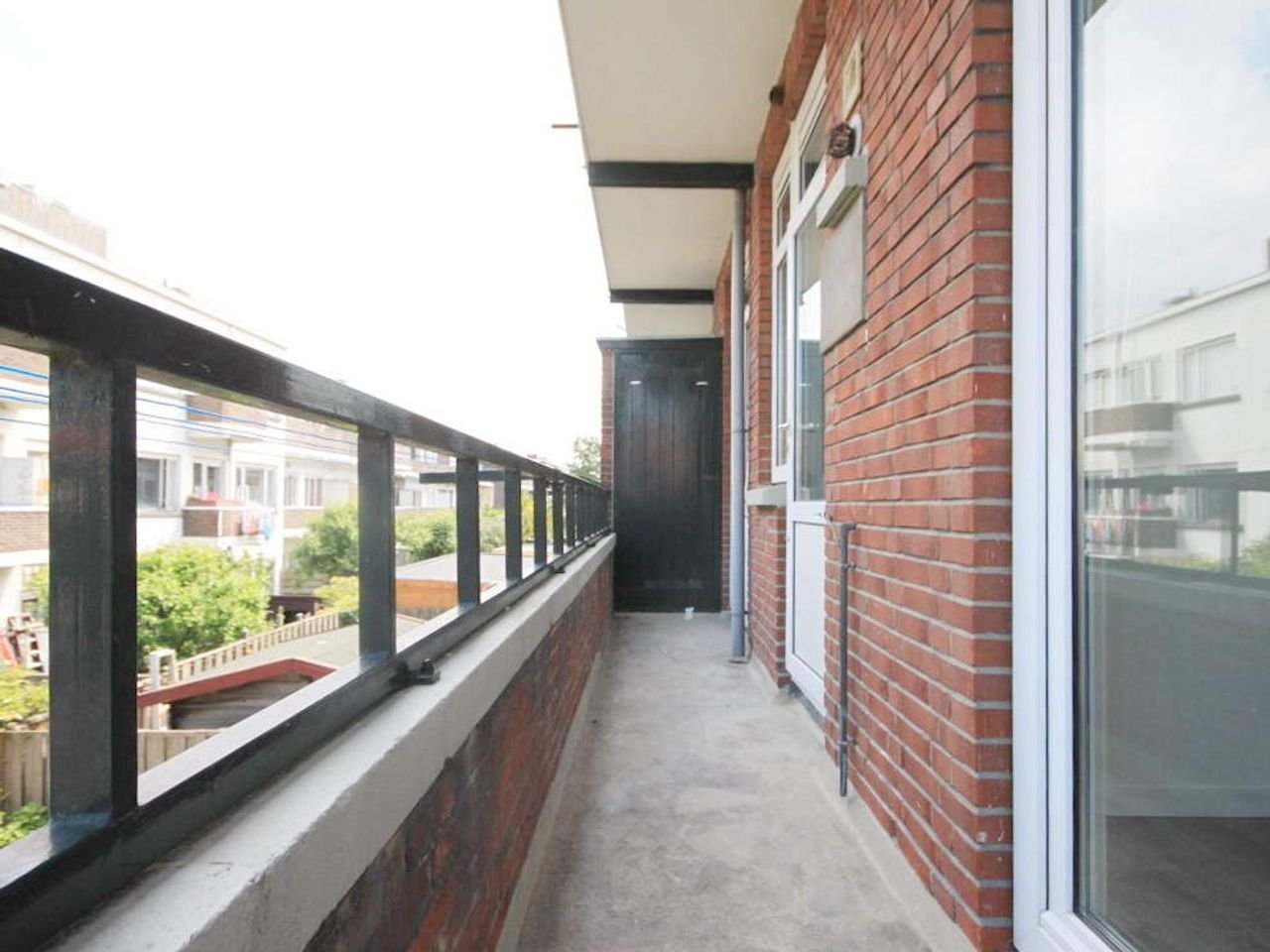 Bright corner apartment for students - Image 12