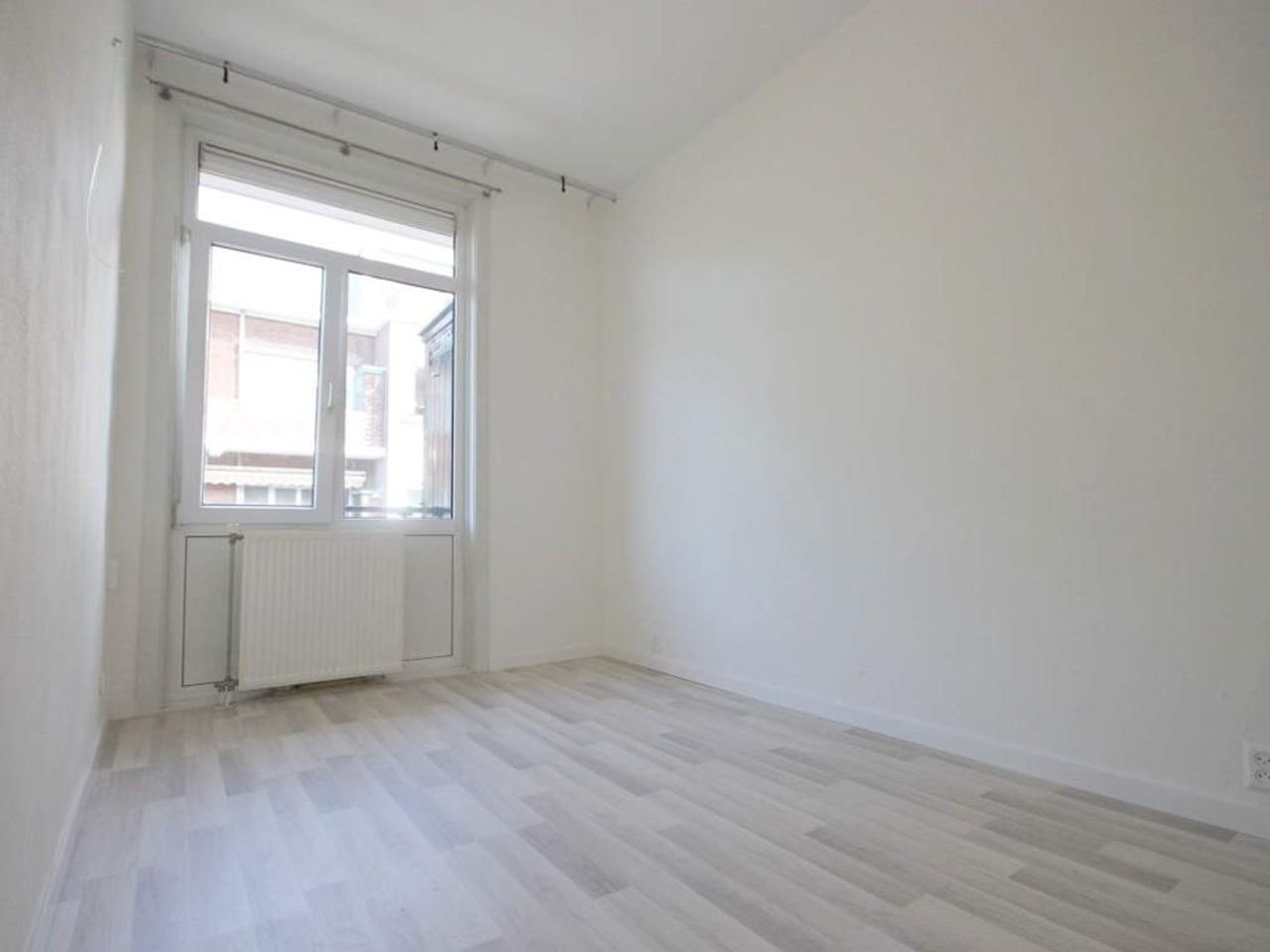 Bright corner apartment for students - Image 11