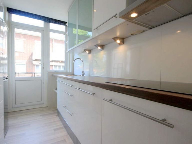 Bright corner apartment for students - Image 3