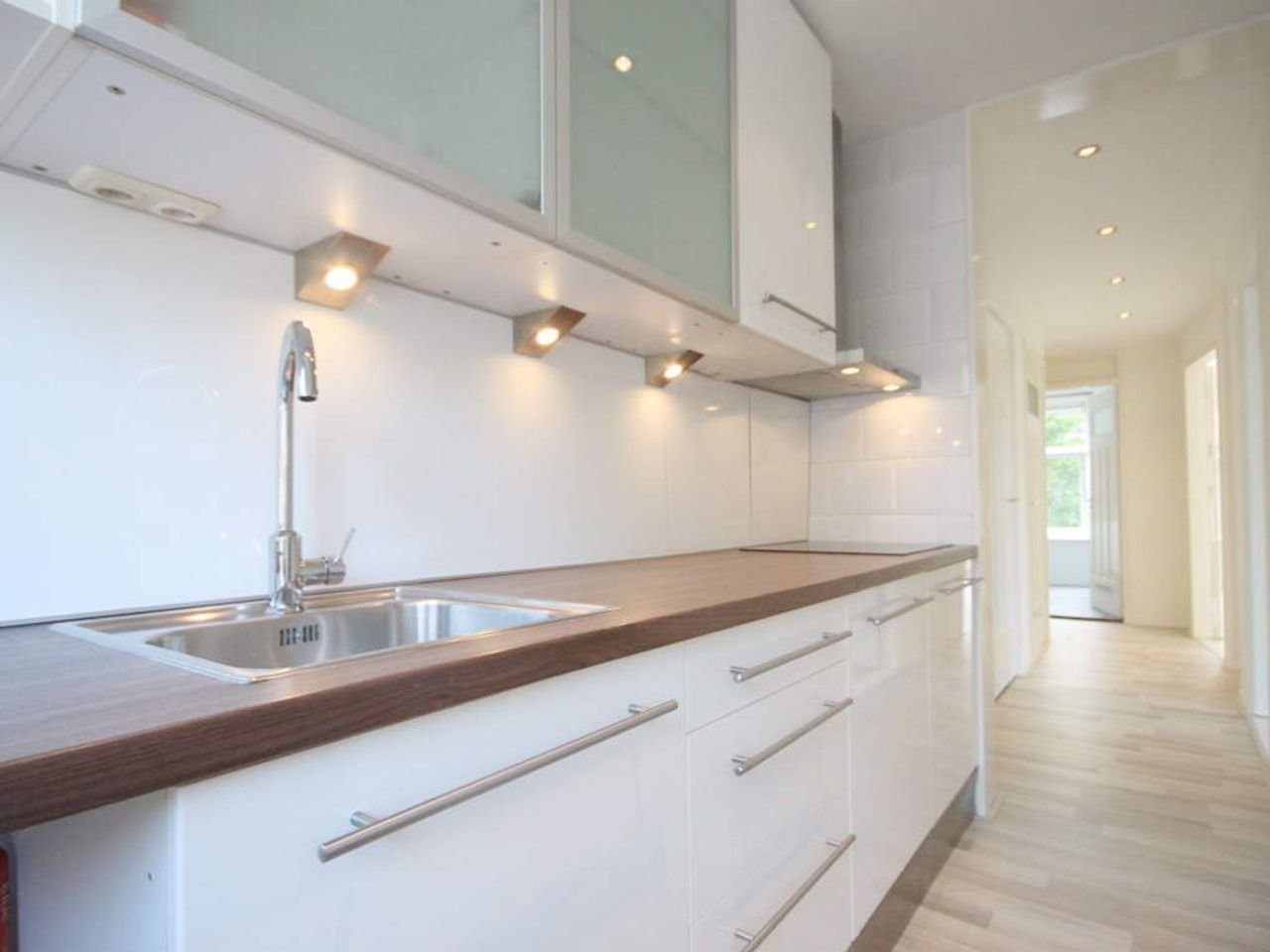 Bright corner apartment for students - Image 4