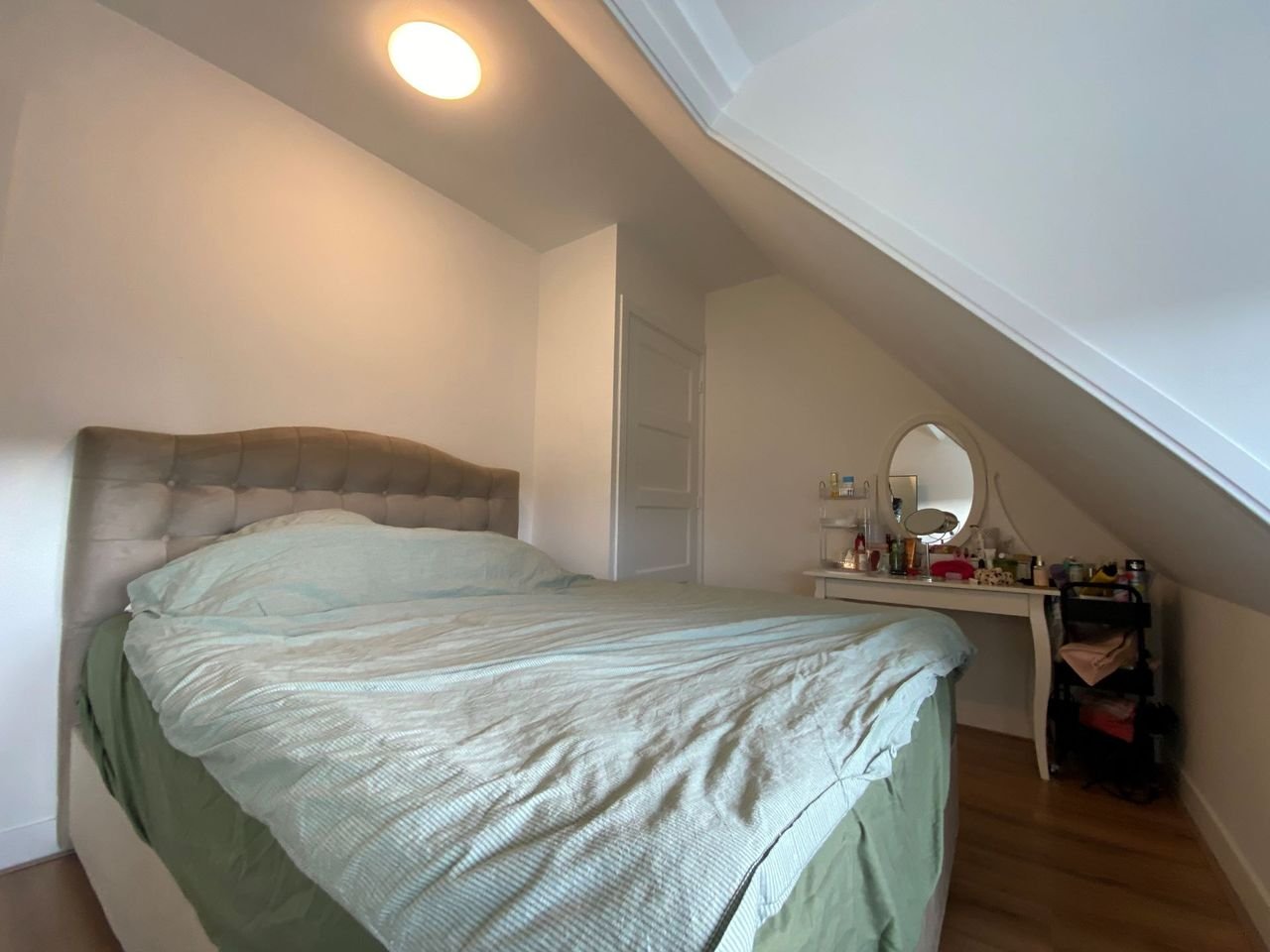 Ruime bovenwoning met waterzicht - Afbeelding 8