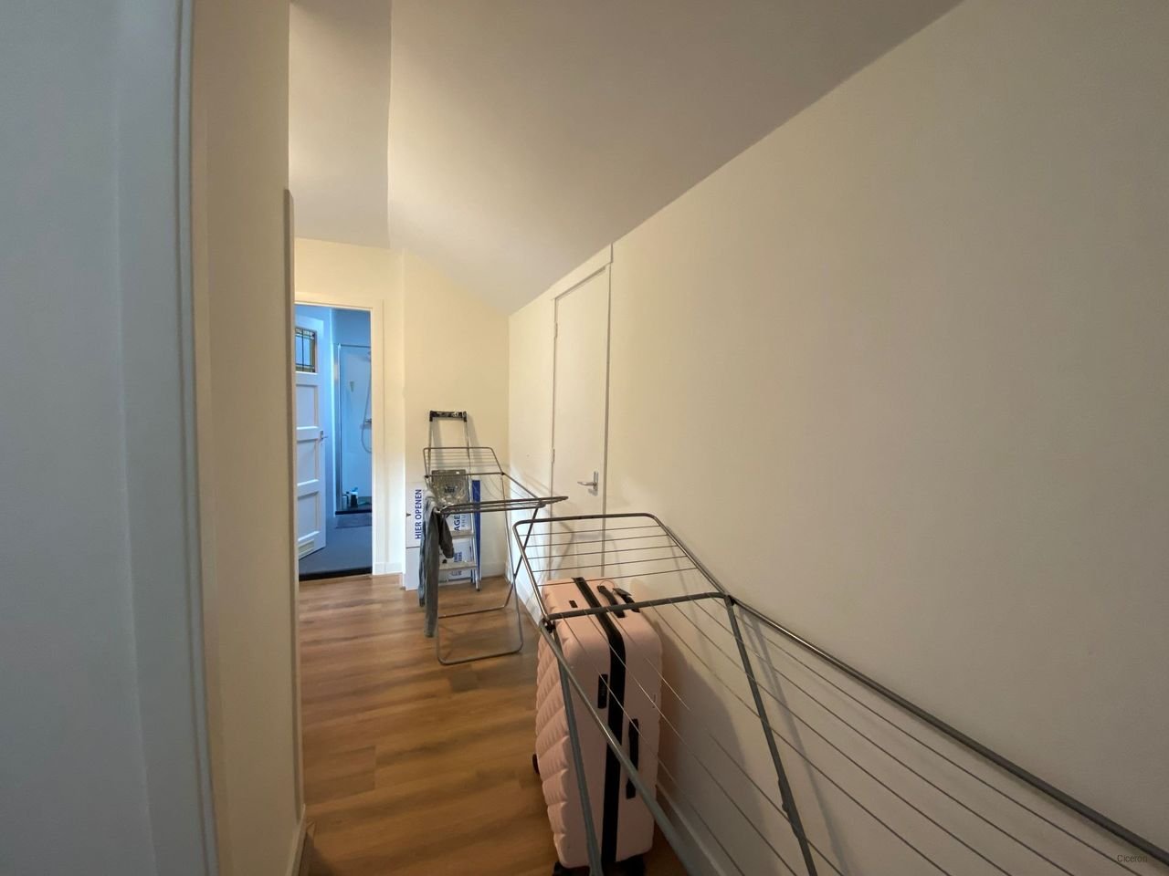 Ruime bovenwoning met waterzicht - Afbeelding 11