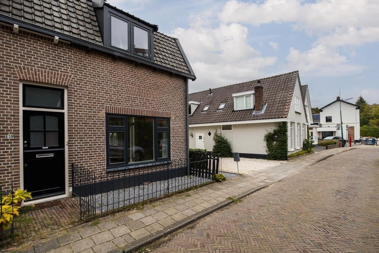 Gemeubileerd hoekhuis met tuin in Baarn - Afbeelding 2