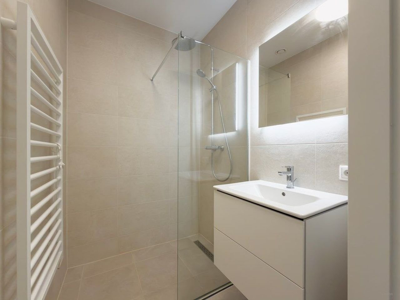 New-build 2-bedroom apartment in Hyde Park Hoofddorp - Image 12