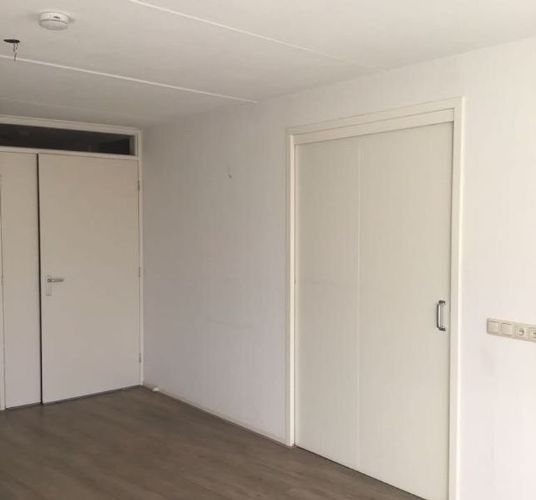 Senior housing with unobstructed views in Menaam - Image 4