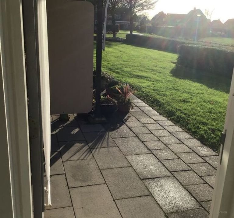 Senior housing with unobstructed views in Menaam - Image 6