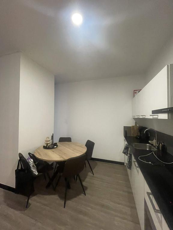 Gemeubileerd 2-kamerappartement aan Damsterdiep - Afbeelding 6