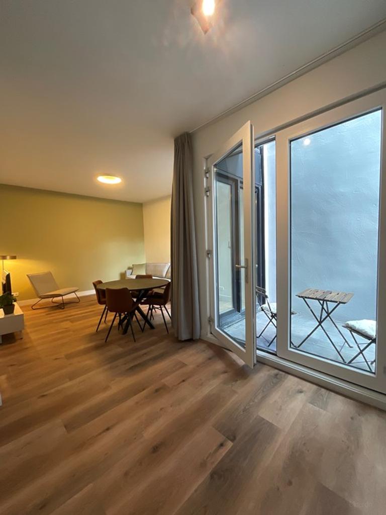 Furnished 3-Room Apartment with Terrace - Image 2