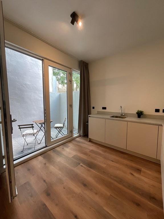 Furnished 3-Room Apartment with Terrace - Image 8