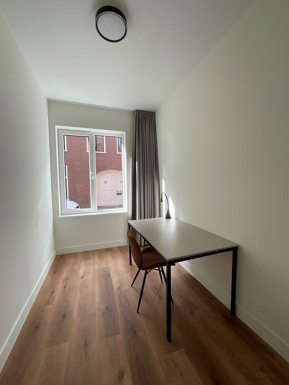 Furnished 3-Room Apartment with Terrace - Image 11