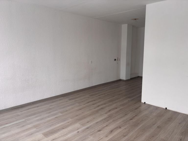 Family home in Roermond: 4 bedrooms - Image 9