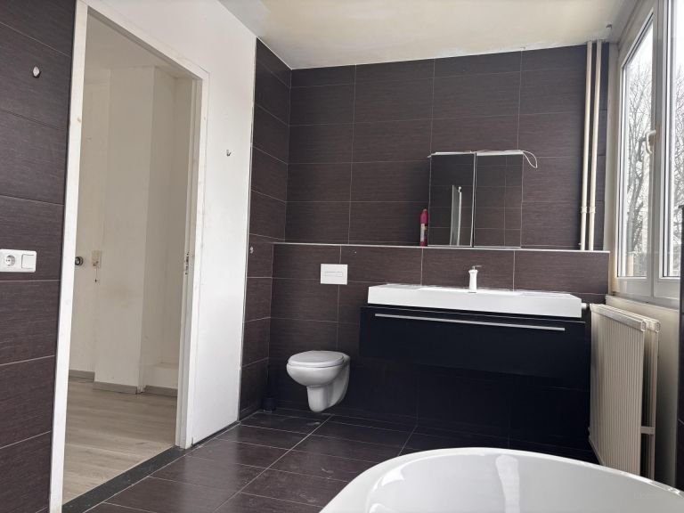 Family home in Roermond: 4 bedrooms - Image 11