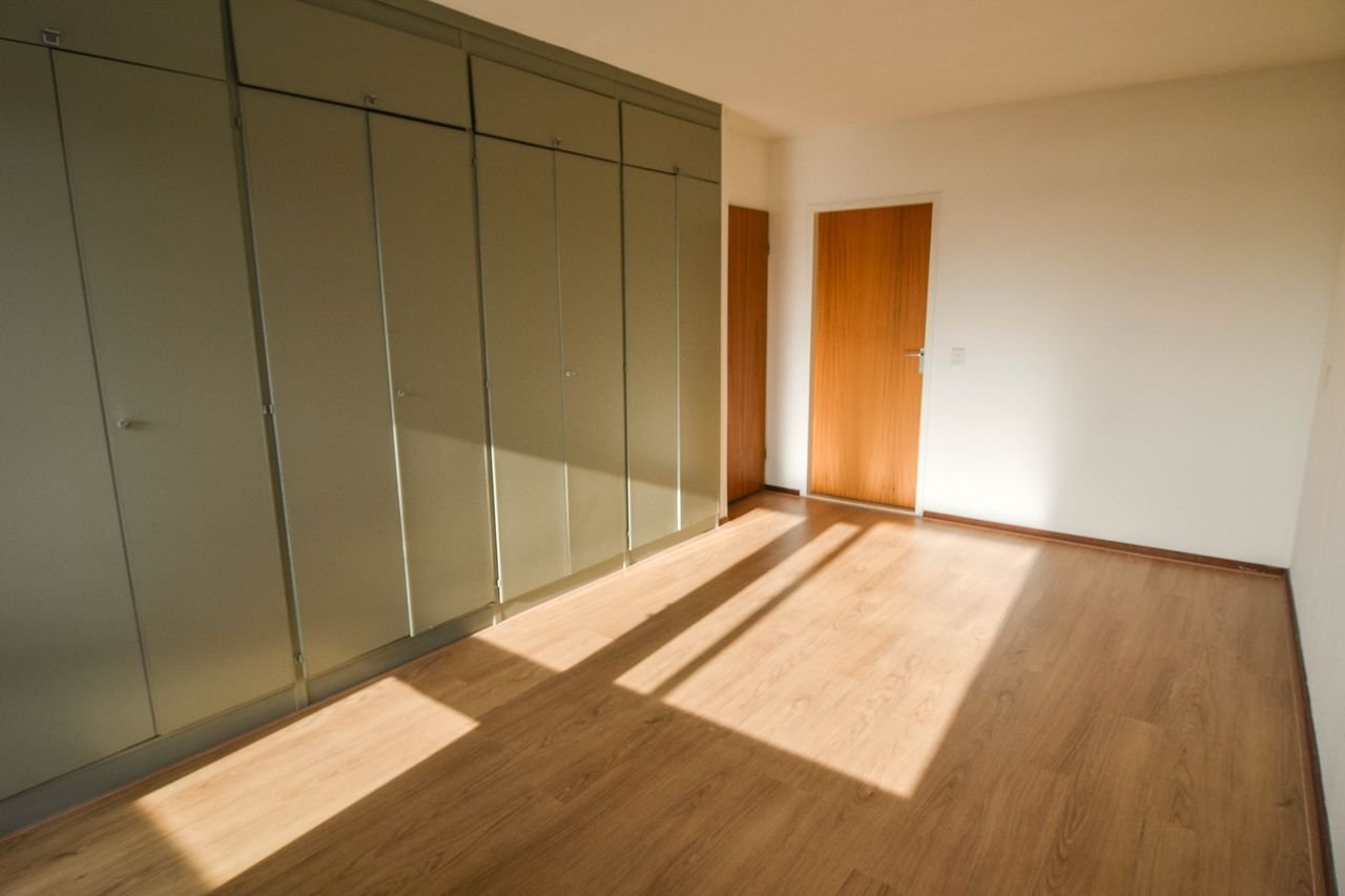 Spacious upper-floor apartment with balcony in the heart of Eindhoven - Image 4