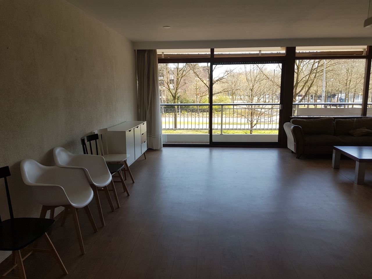 Spacious upper-floor apartment with balcony in the heart of Eindhoven - Image 1