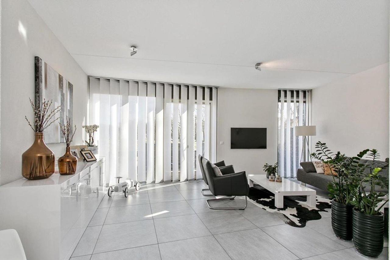 Modern townhouse with garage in Bosrijk - Image 4