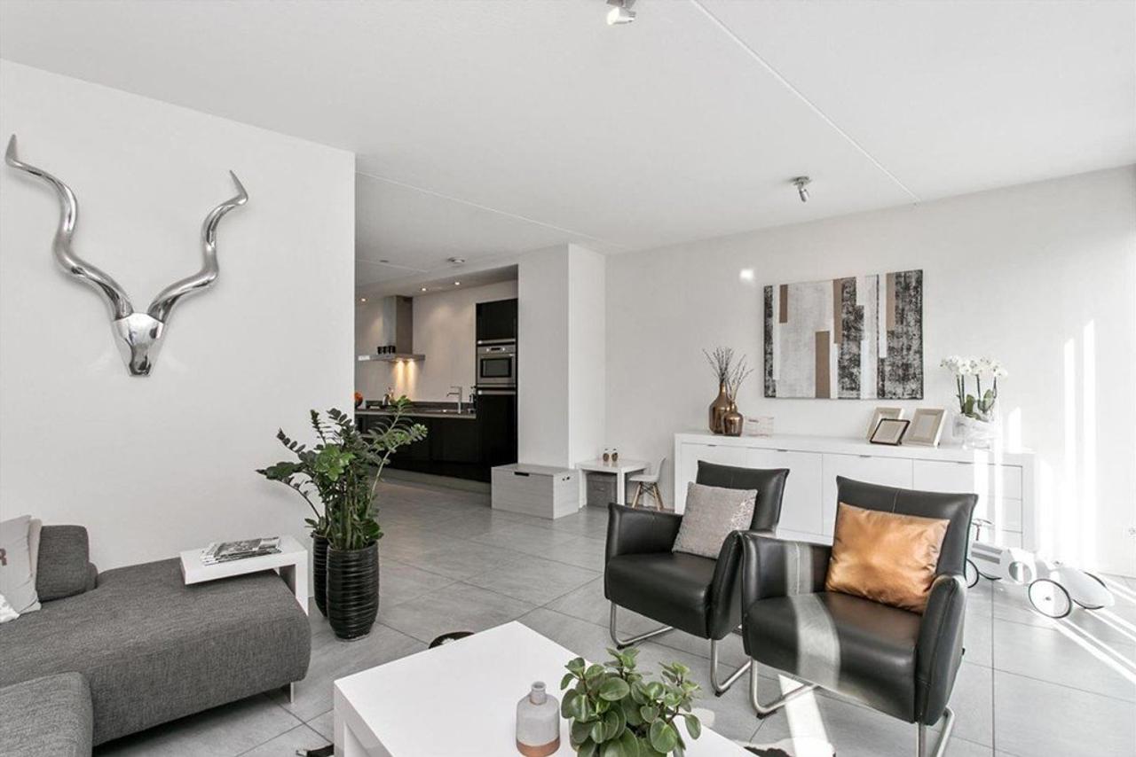 Modern townhouse with garage in Bosrijk - Image 5