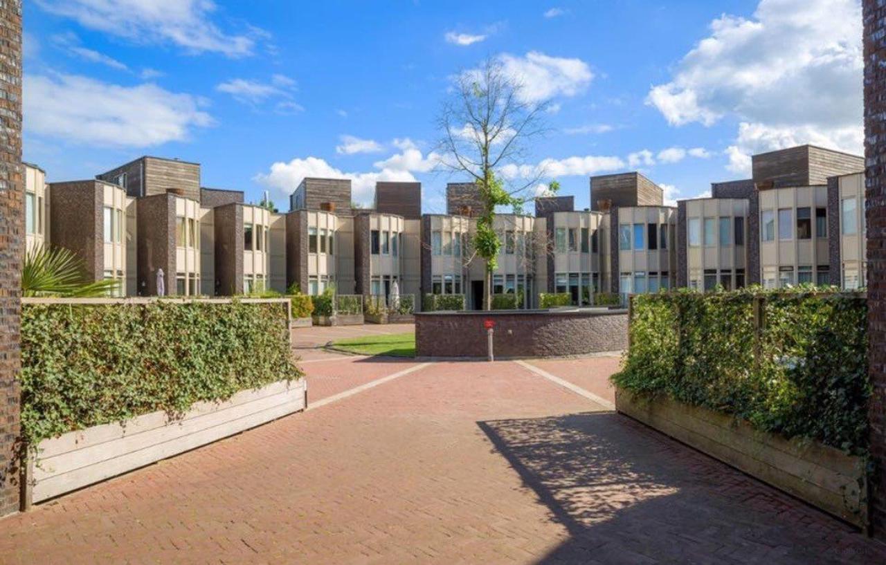 Modern townhouse with garage in Bosrijk - Image 36