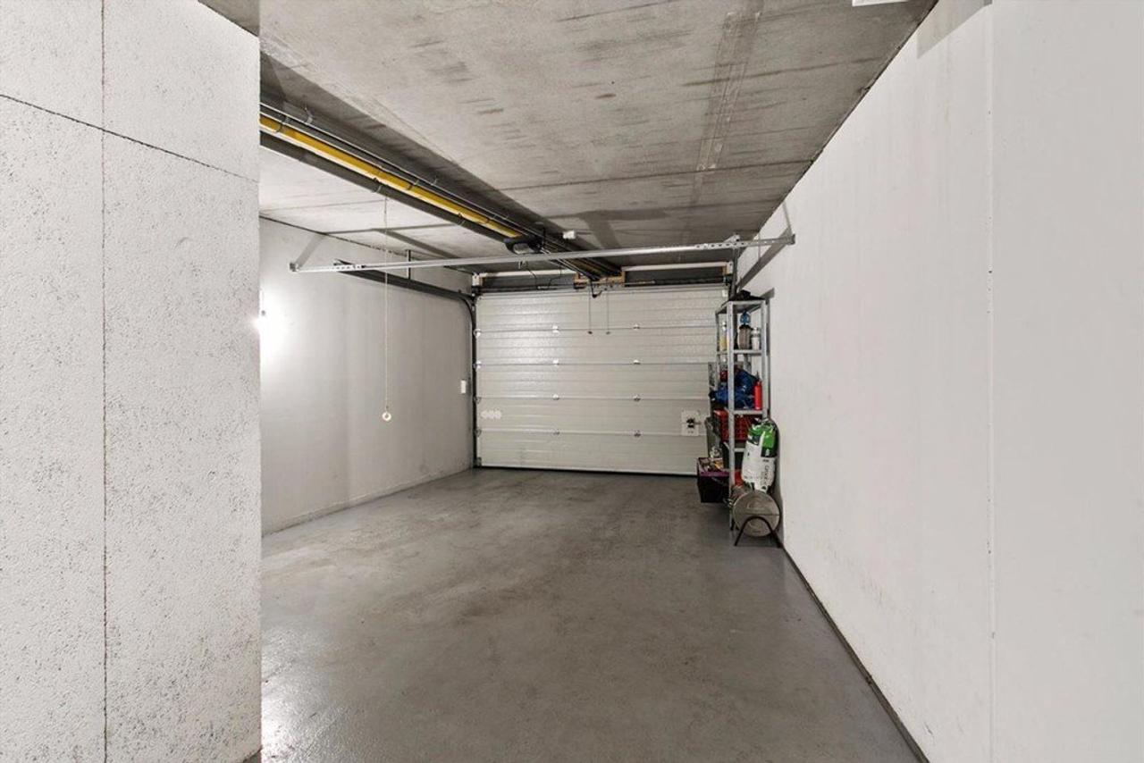 Modern townhouse with garage in Bosrijk - Image 33