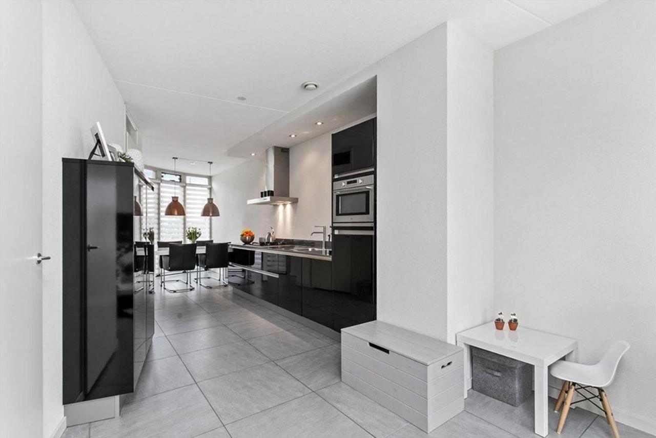 Modern townhouse with garage in Bosrijk - Image 7