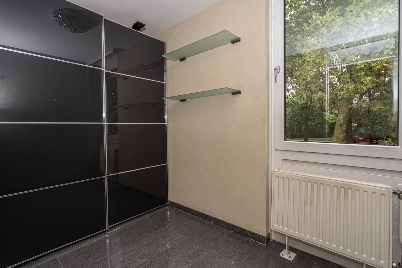 Spacious house with garden in Tilburg - Image 18