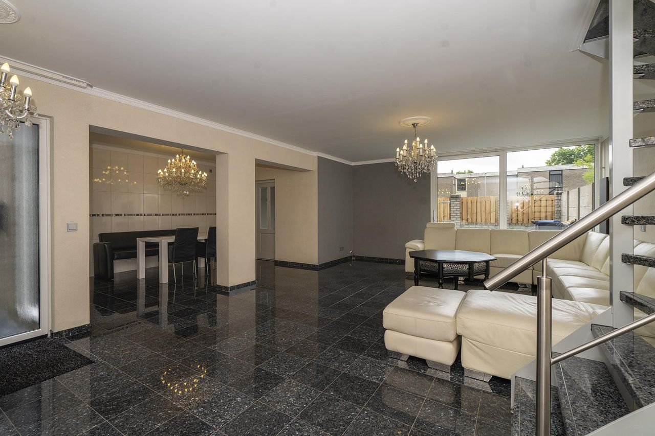 Ruim huis met tuin in Tilburg - Afbeelding 1