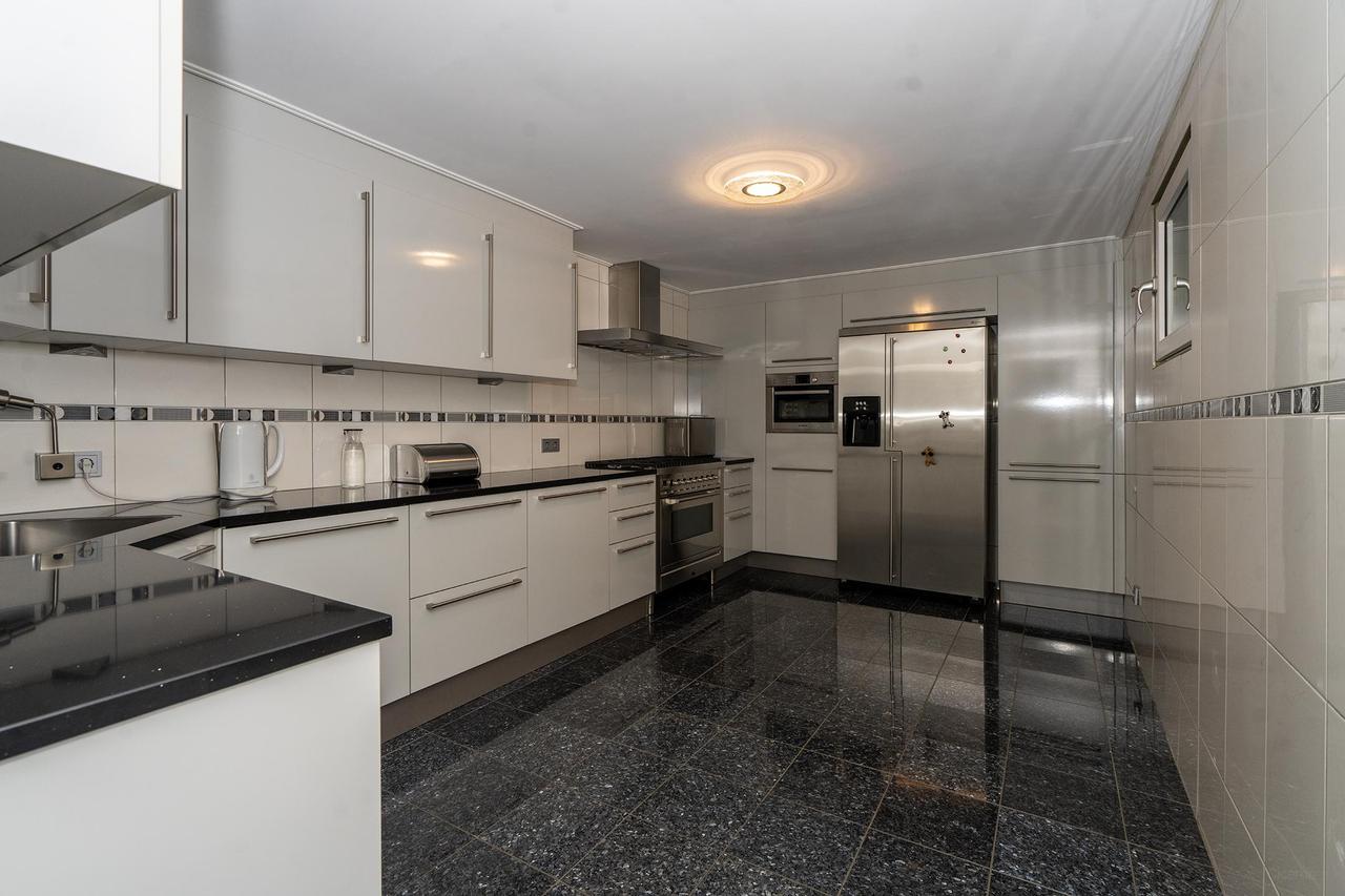 Spacious house with garden in Tilburg - Image 9