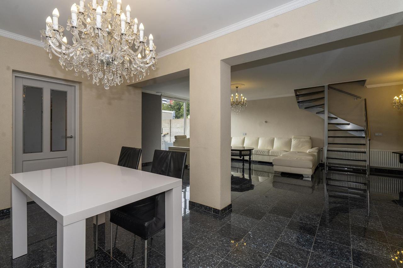 Spacious house with garden in Tilburg - Image 7