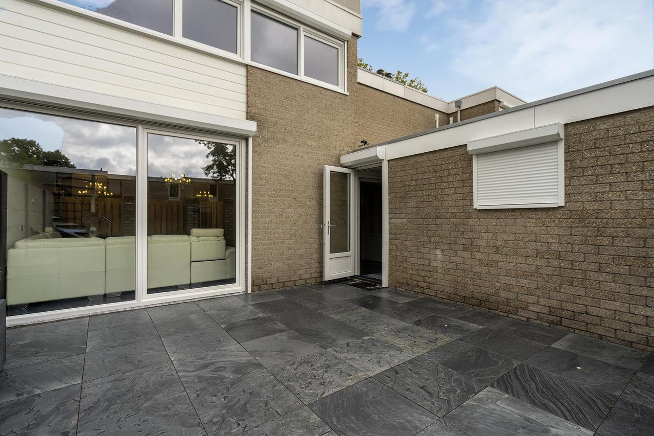 Spacious house with garden in Tilburg - Image 30