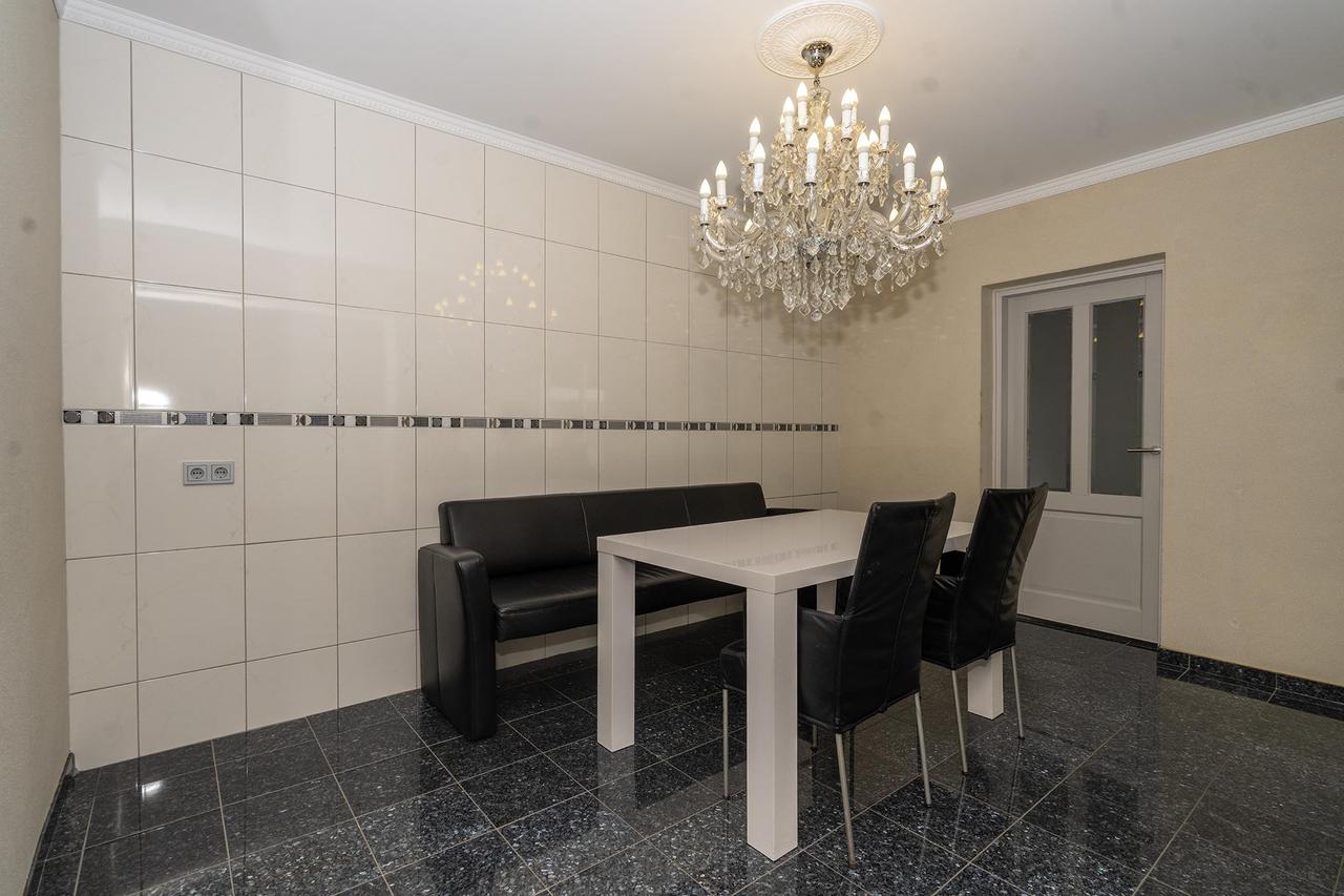 Spacious house with garden in Tilburg - Image 6
