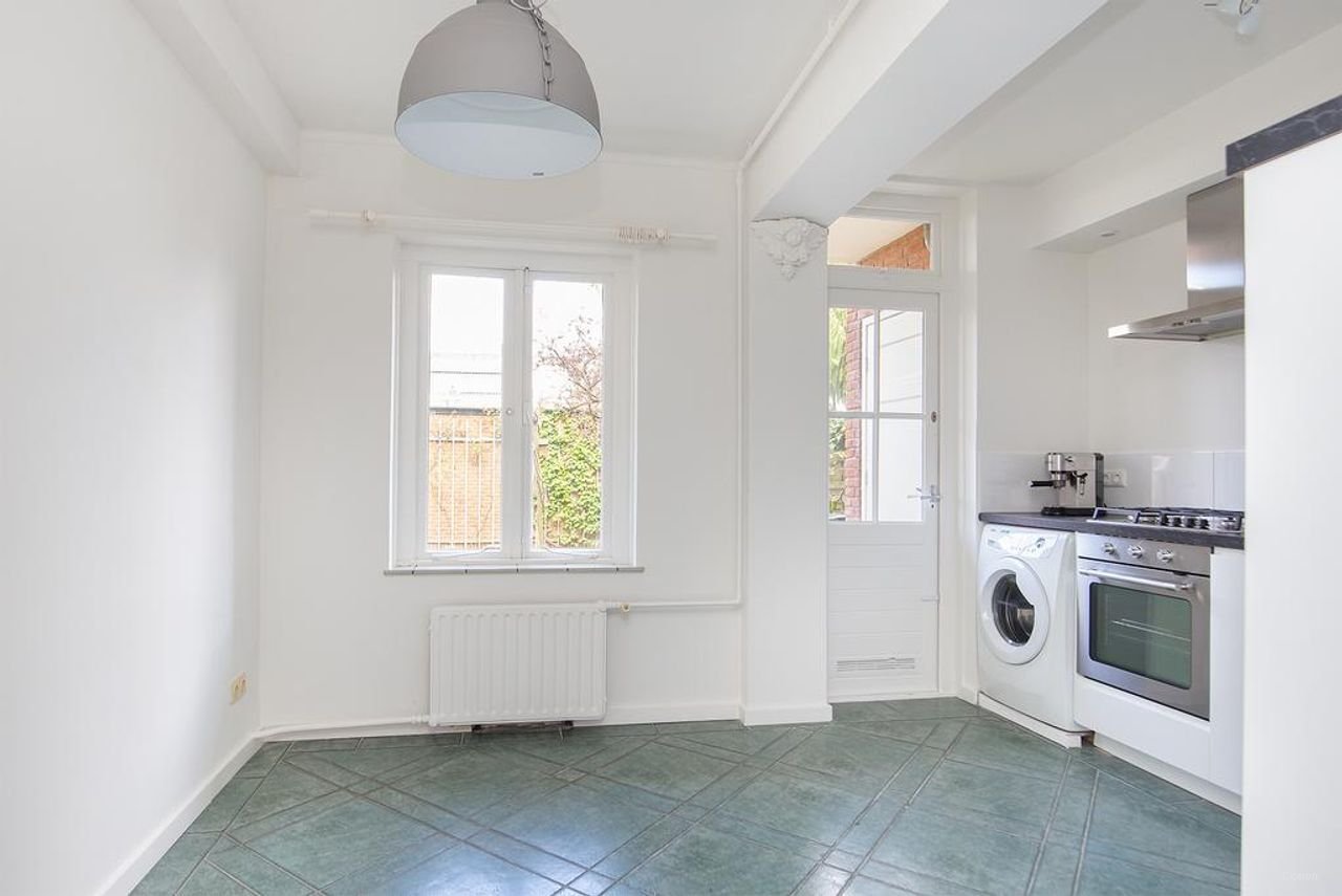 Ground floor apartment with front and back garden - Image 18
