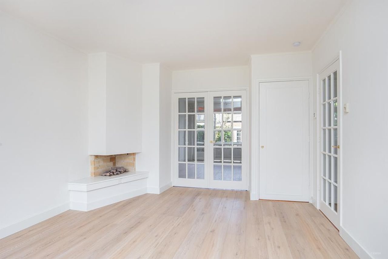 Ground floor apartment with front and back garden - Image 13