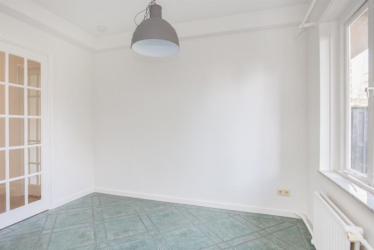 Ground floor apartment with front and back garden - Image 20