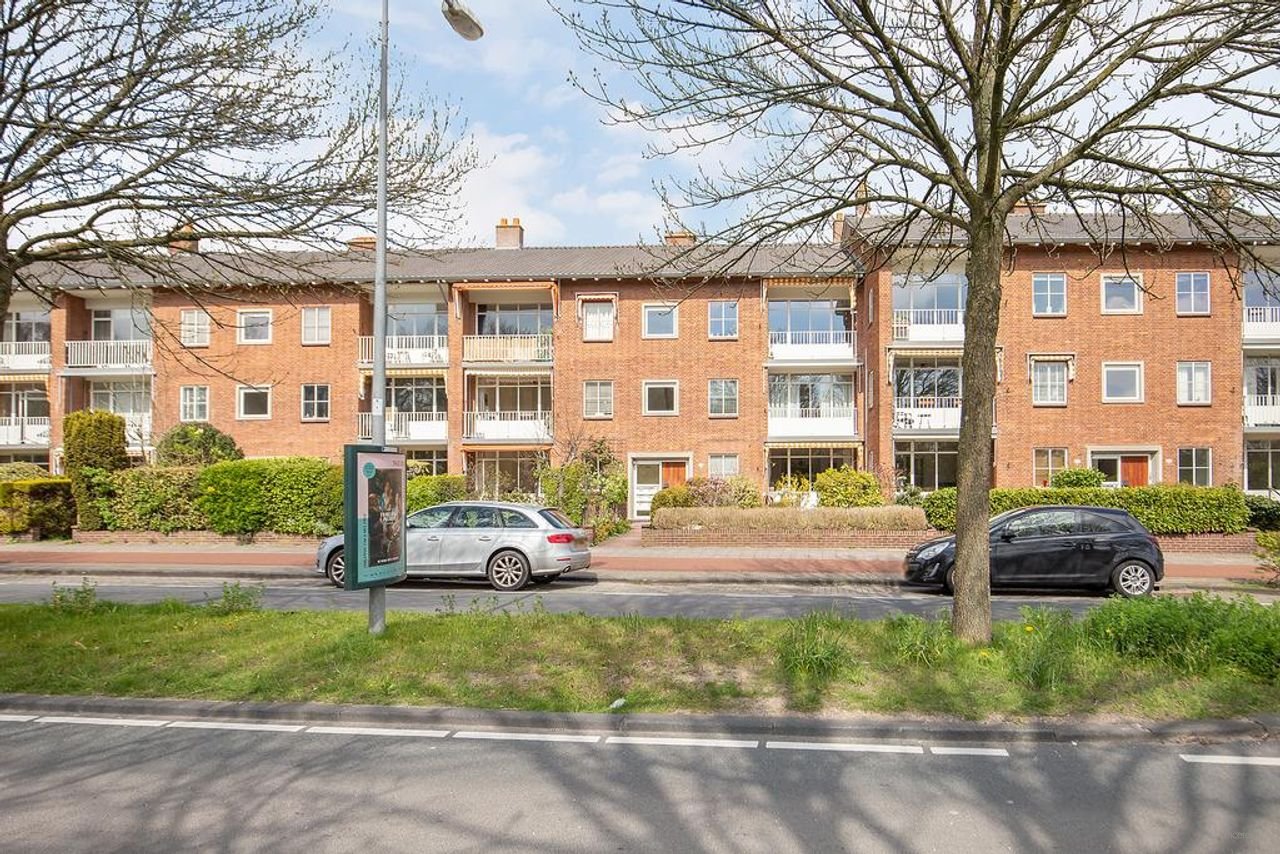 Ground floor apartment with front and back garden - Image 28