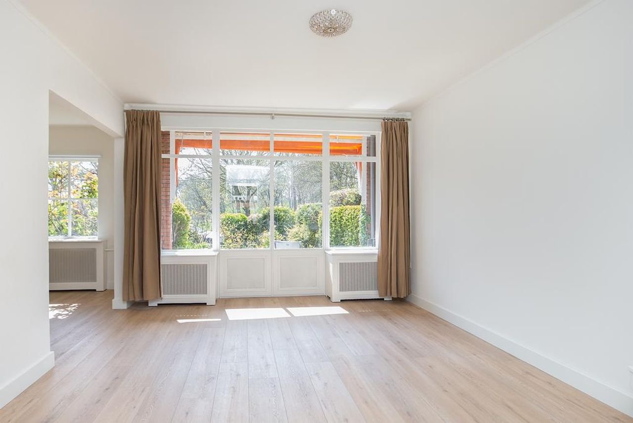 Ground floor apartment with front and back garden - Image 7