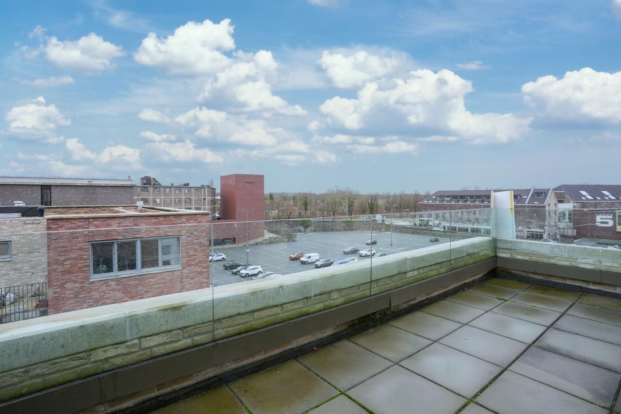 Modern Sphinxkwartier apartment with balcony - Image 9