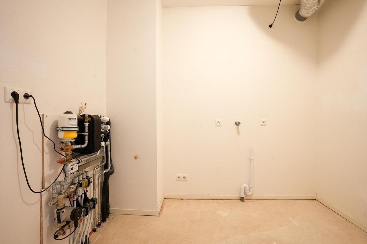 Modern Sphinxkwartier apartment with balcony - Image 8