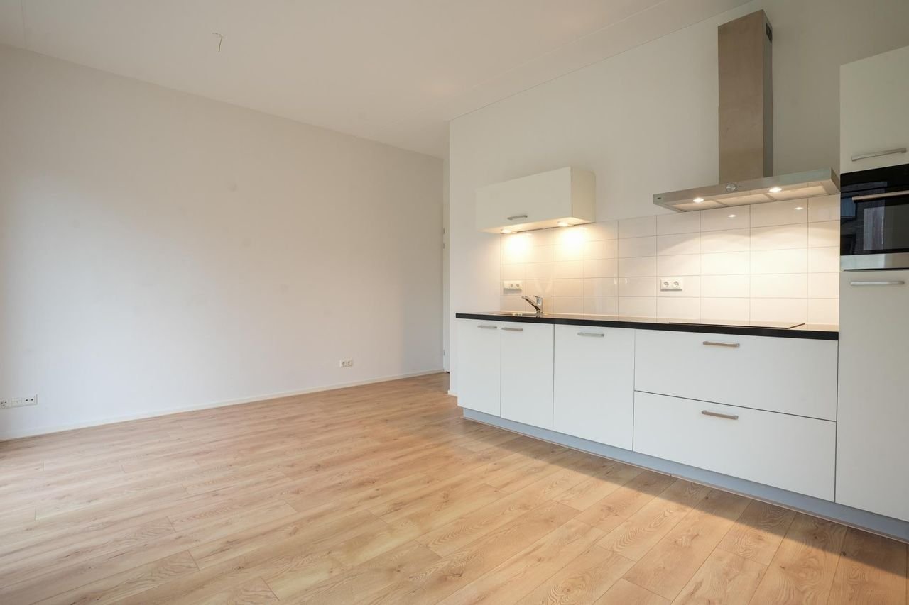 Modern apartment with terrace in Sphinx - Image 3