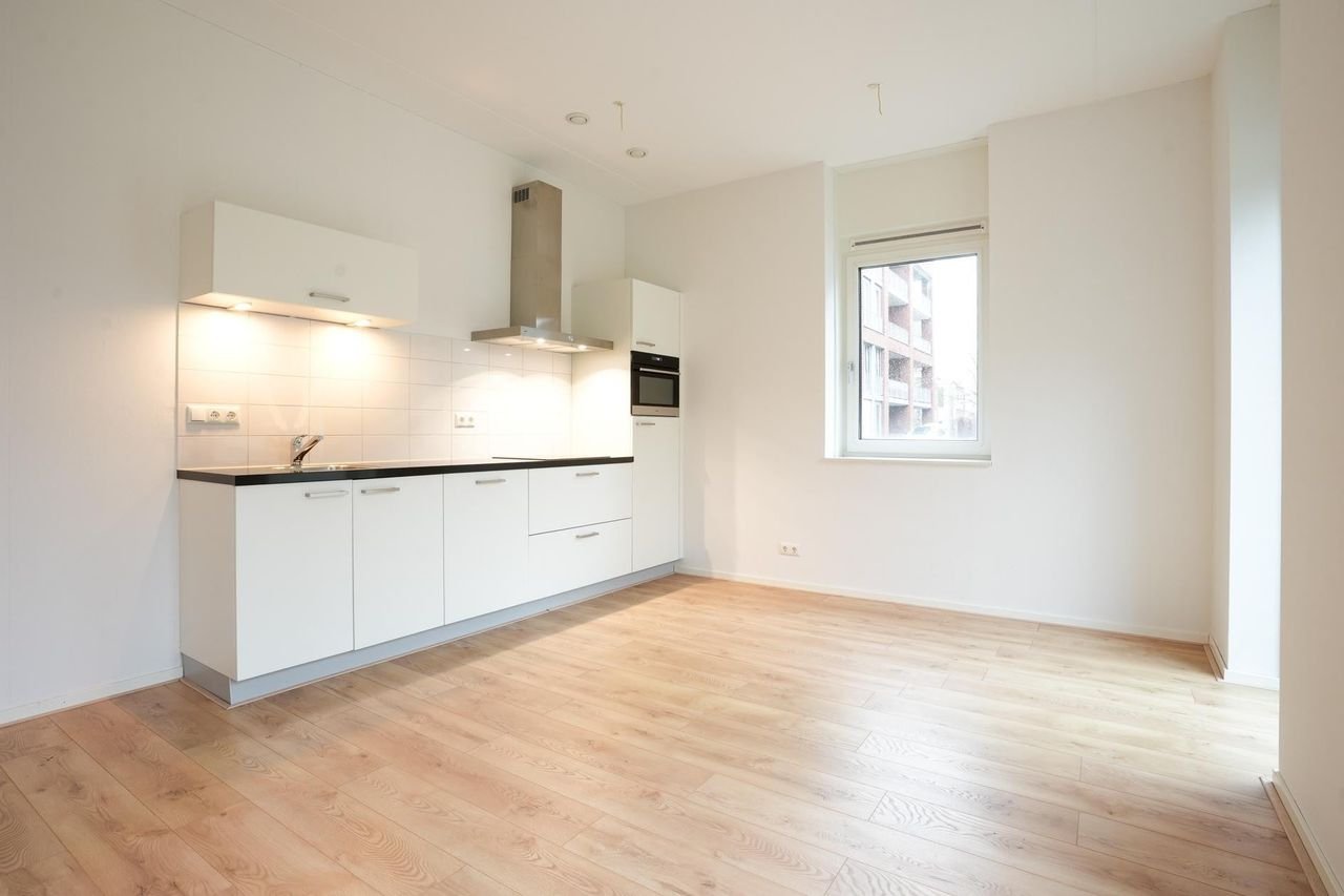 Modern apartment with terrace in Sphinx - Image 2